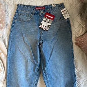 Women’s baggy jeans size 7 bought from Zumies